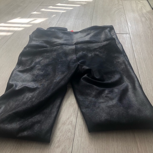 *SOLD* Spanx faux leather pleather leggings medium - Picture 4 of 14